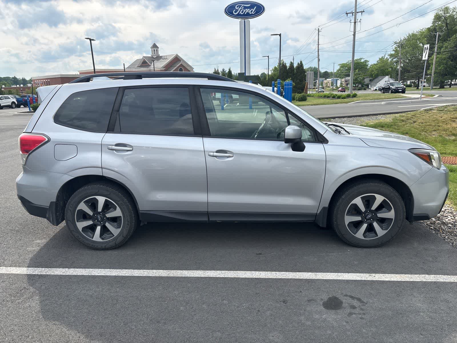 Thumbnail: 2017 Subaru Forester - 5
