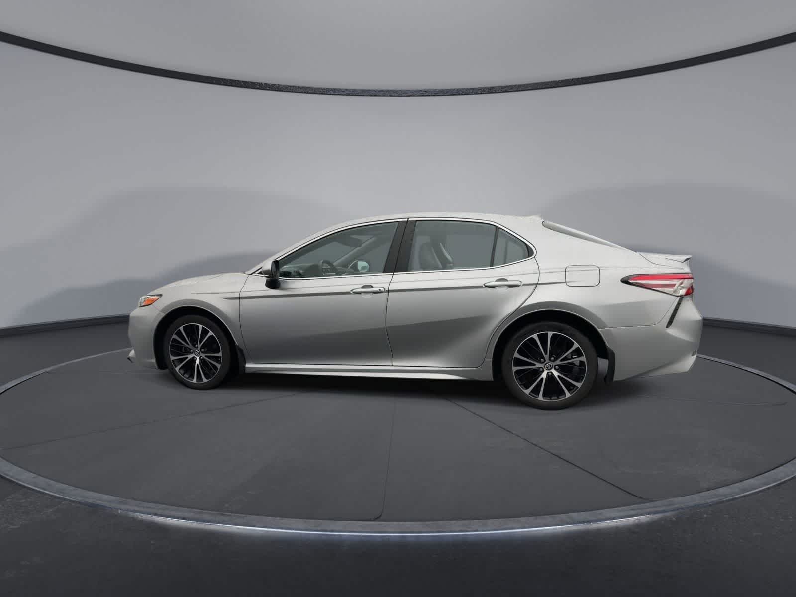 Thumbnail: 2019 Toyota Camry - 5