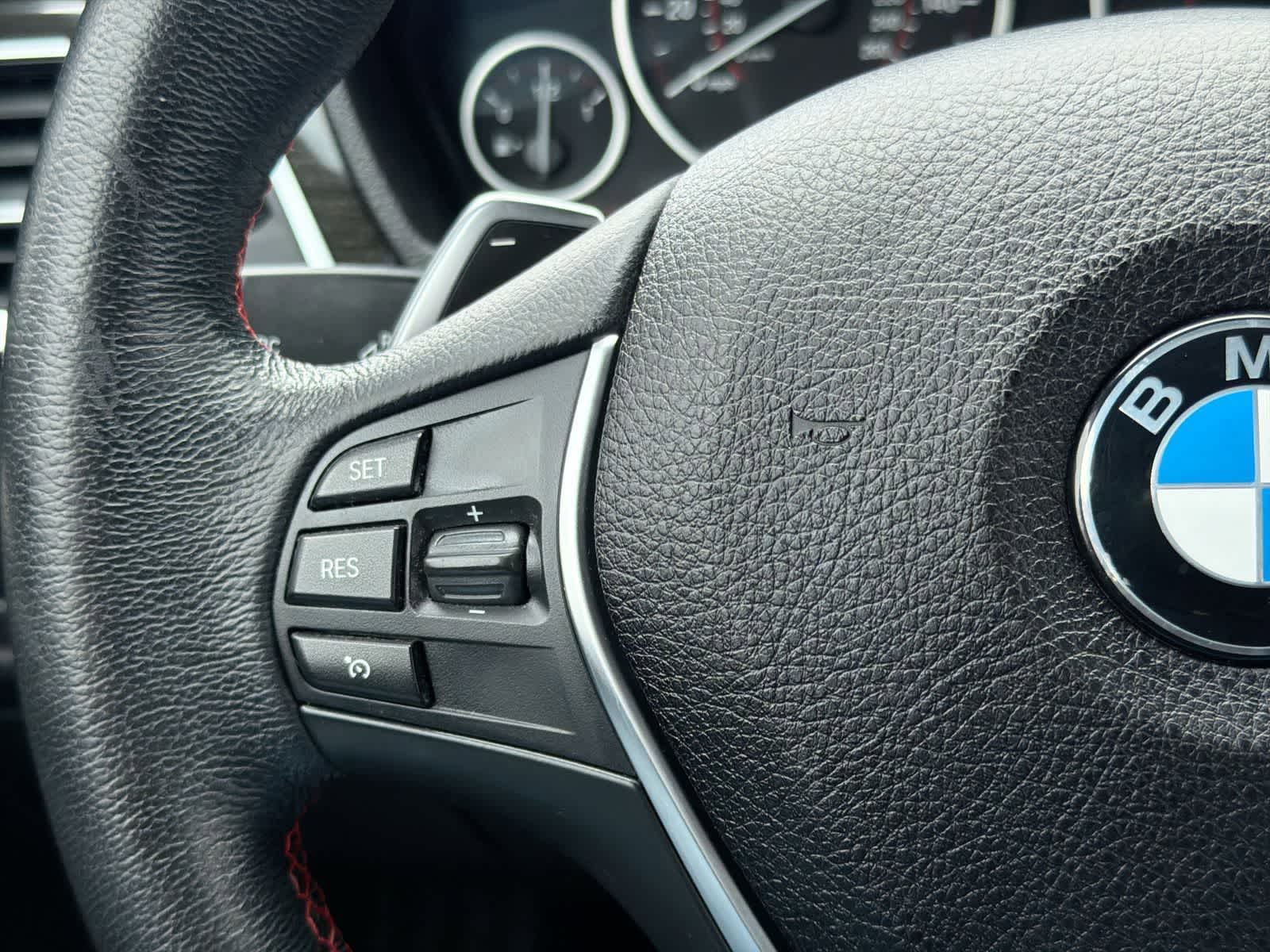 Thumbnail: 2018 BMW 3 Series - 24