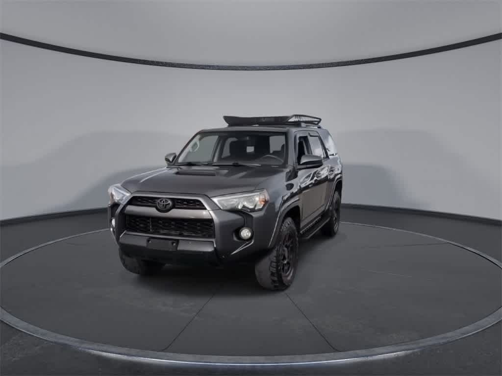 Thumbnail: 2017 Toyota 4Runner - 3