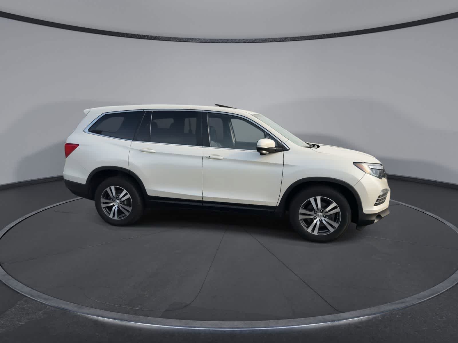 Thumbnail: 2018 Honda Pilot - 9
