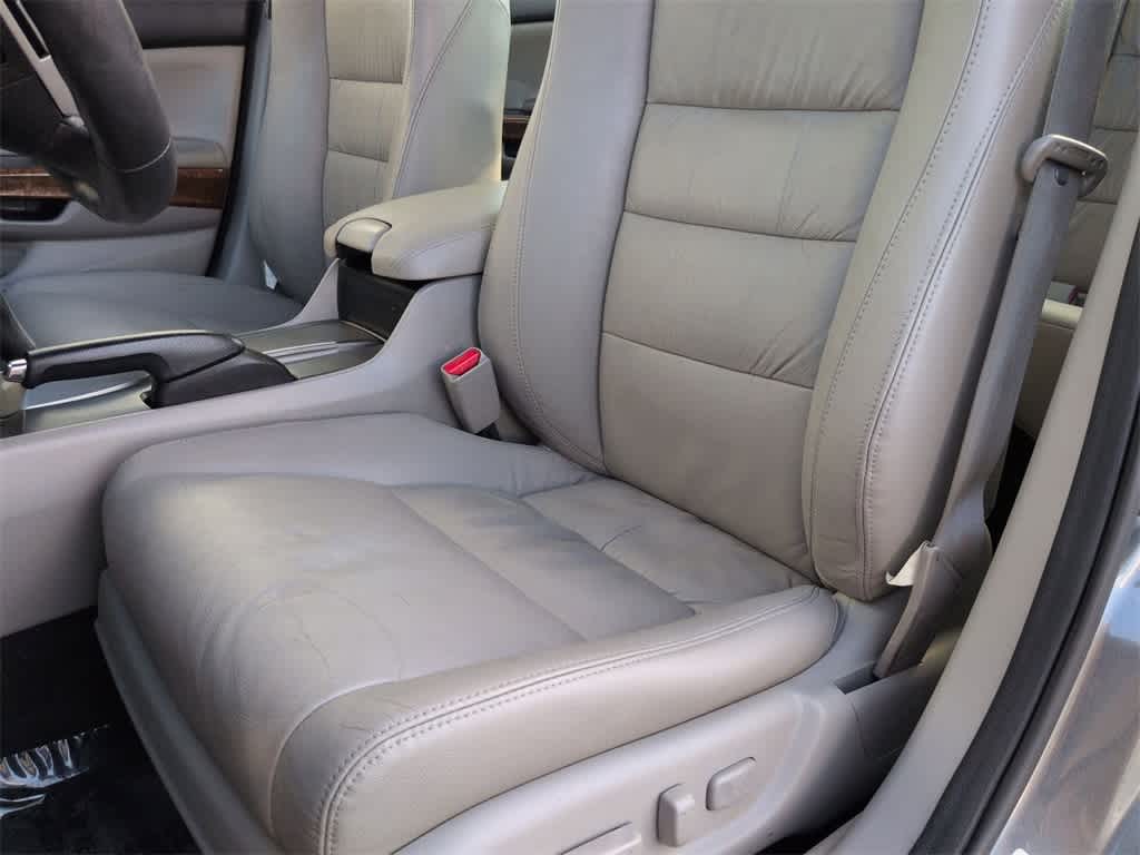 Thumbnail: 2011 Honda Accord - 17