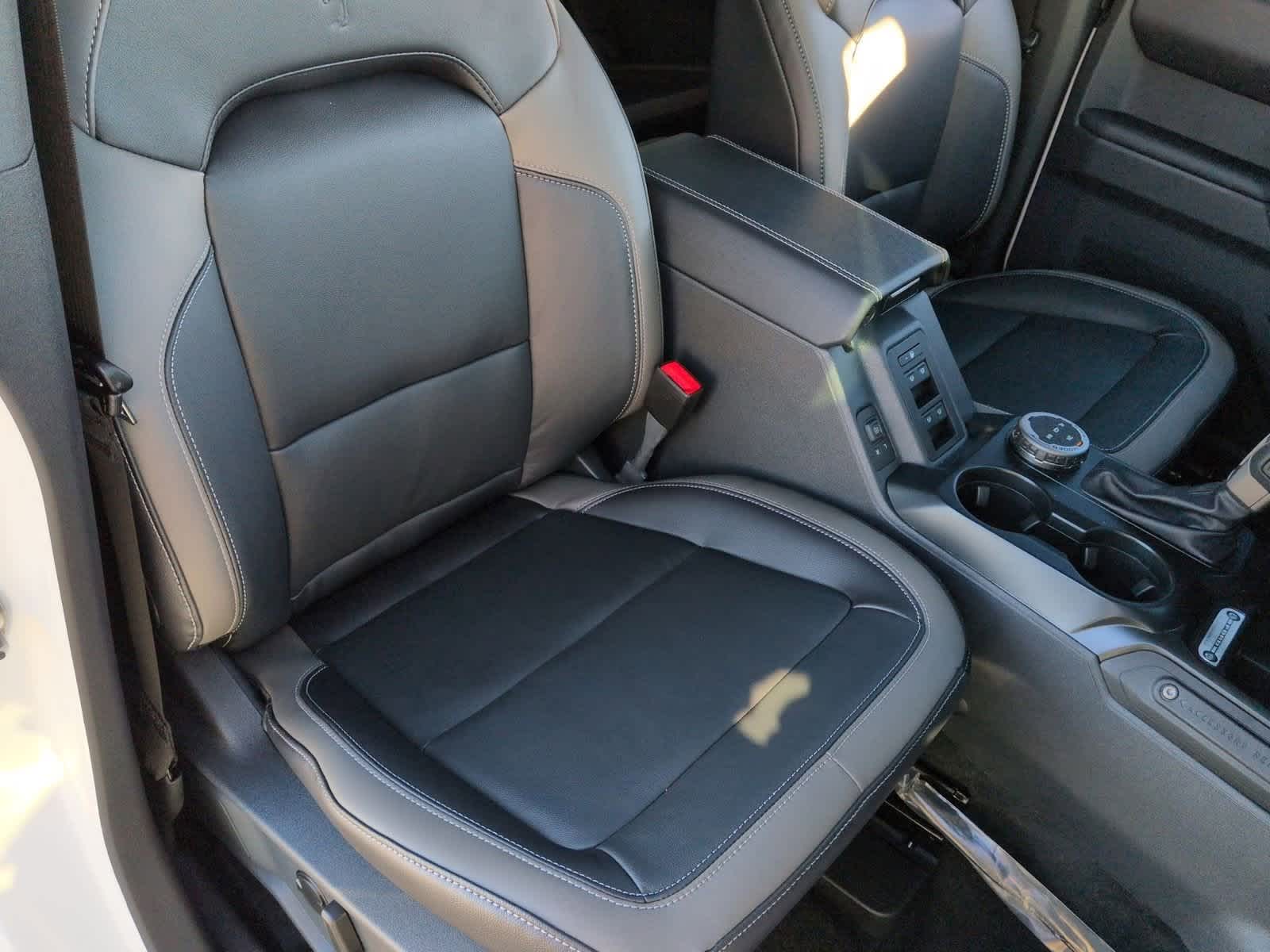 Thumbnail: 2025 Ford Bronco - 24