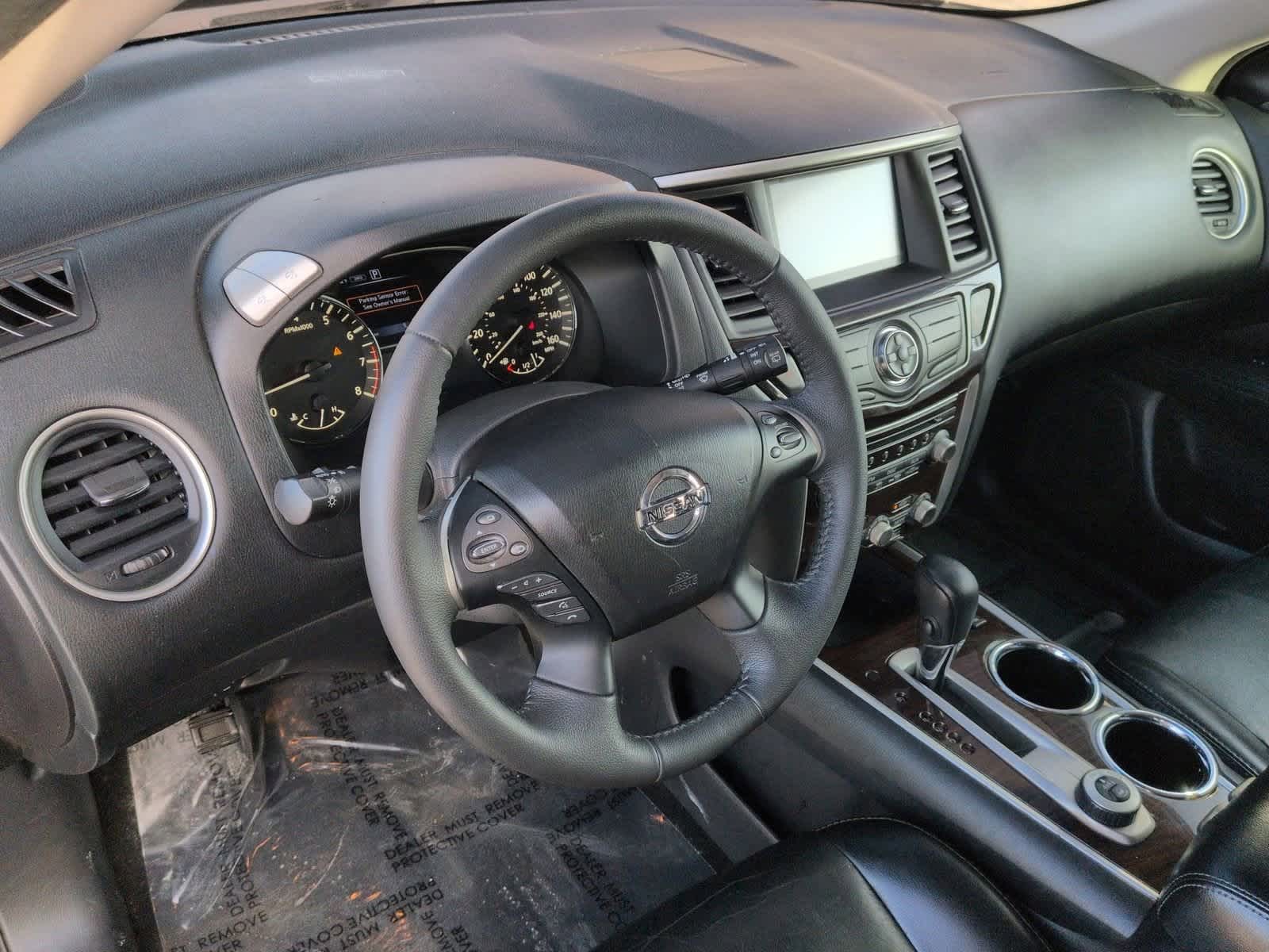 Thumbnail: 2016 Nissan Pathfinder - 10