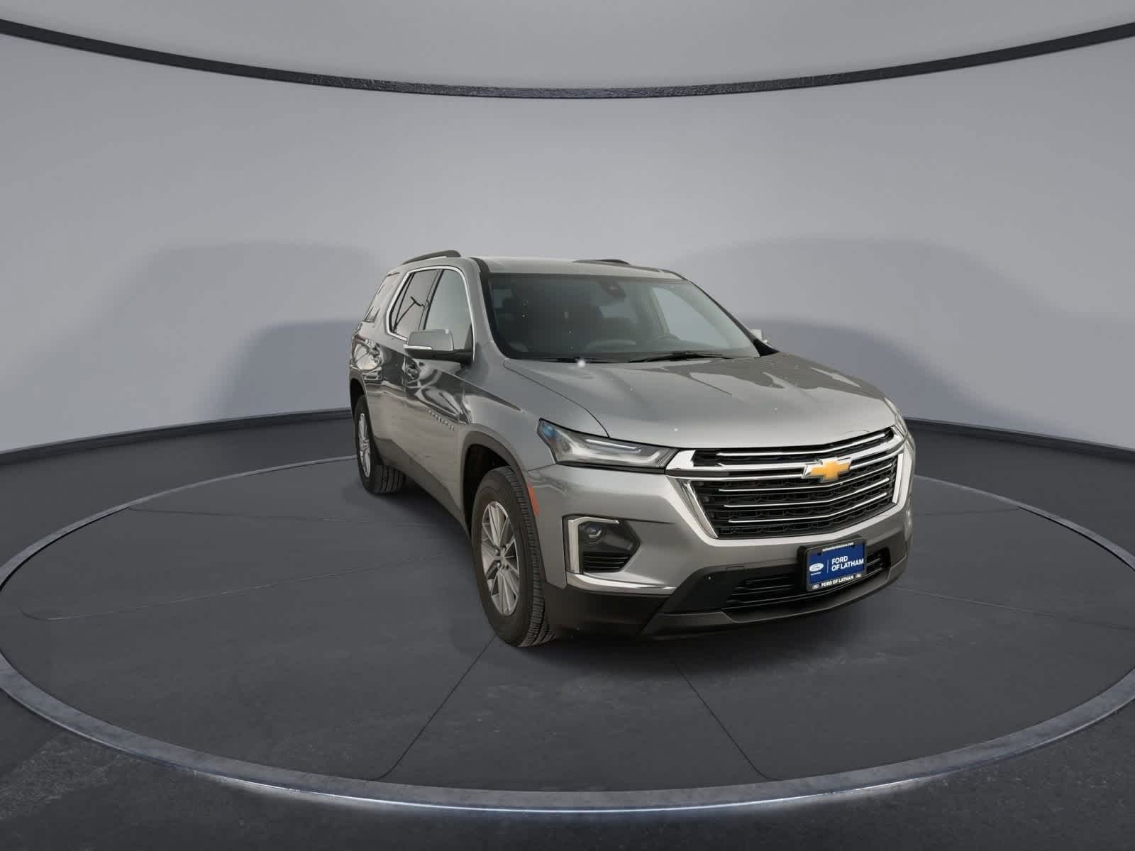Thumbnail: 2023 Chevrolet Traverse - 2