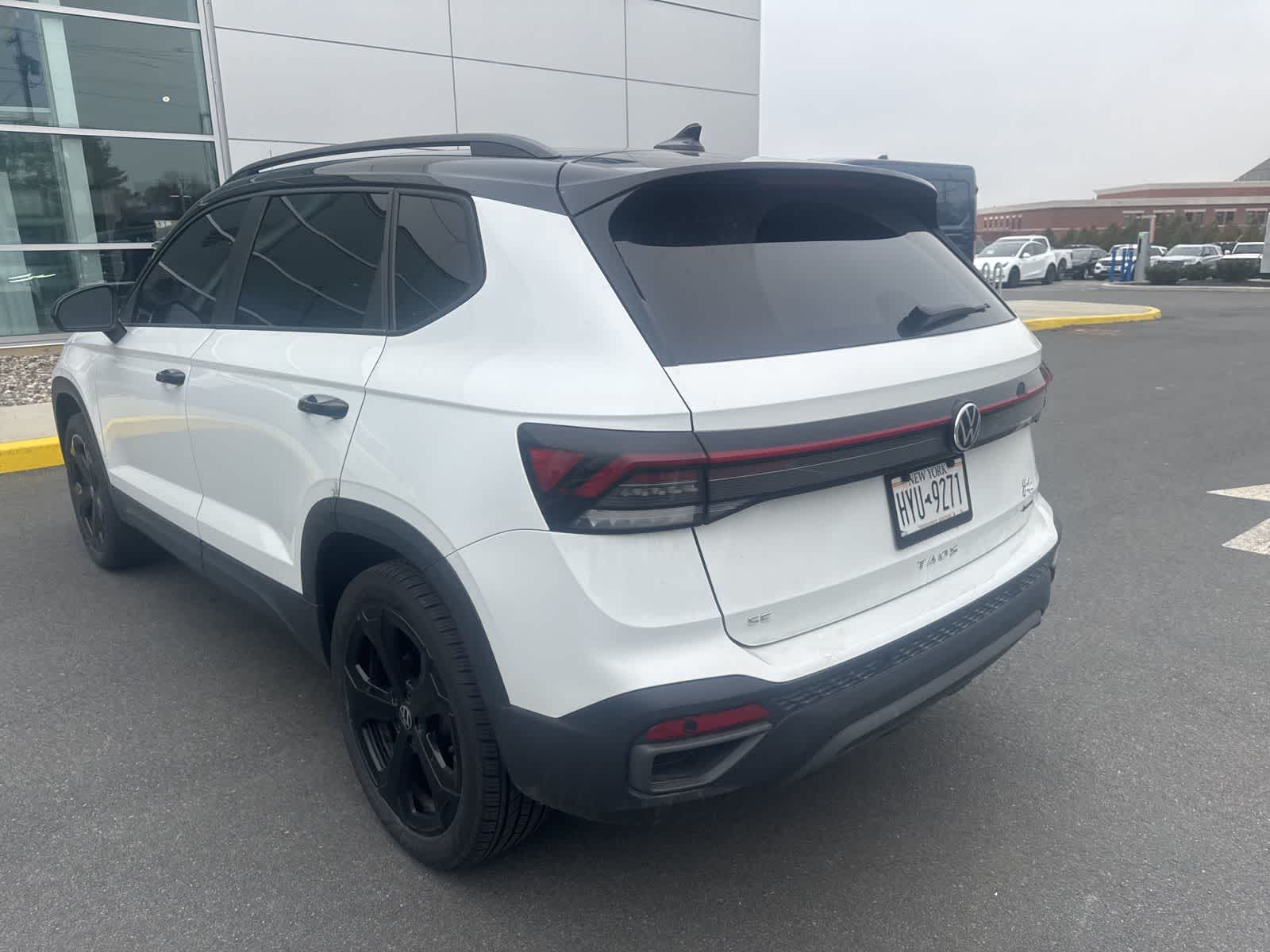 Thumbnail: 2025 Volkswagen Taos - 3