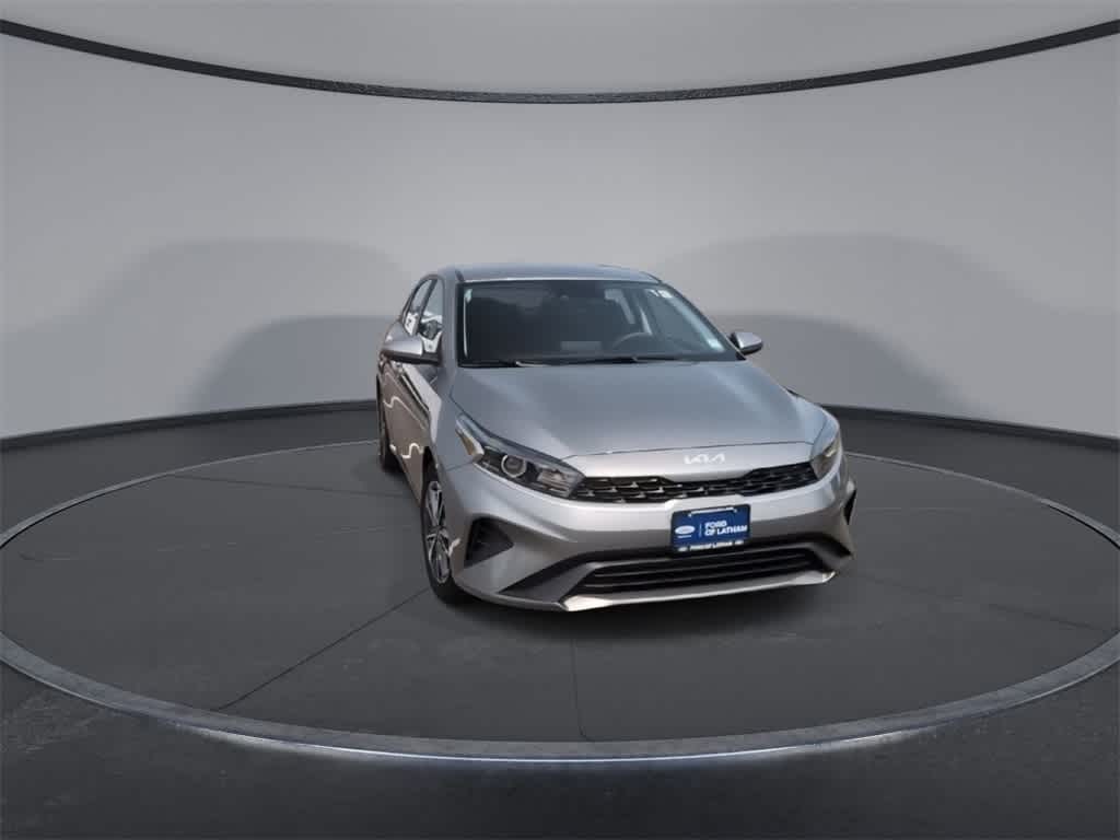 Thumbnail: 2022 Kia Forte - 2
