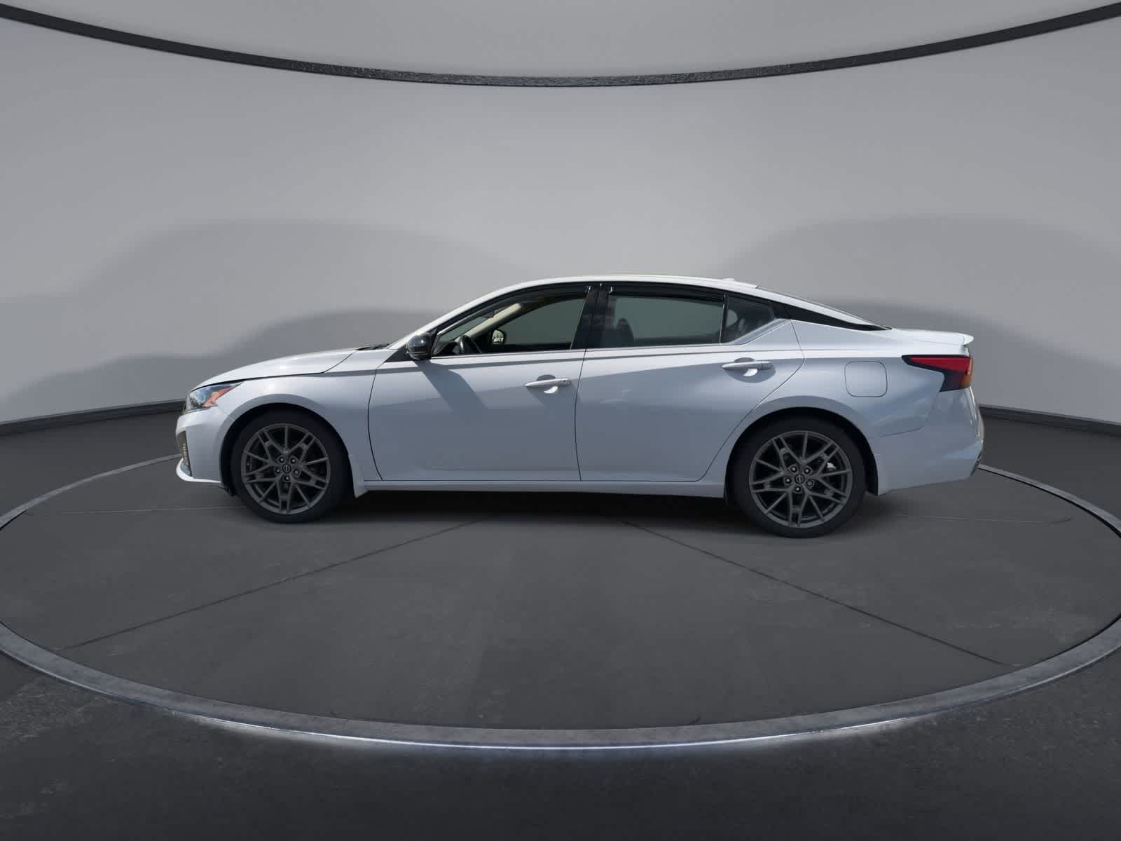 Thumbnail: 2023 Nissan Altima - 5