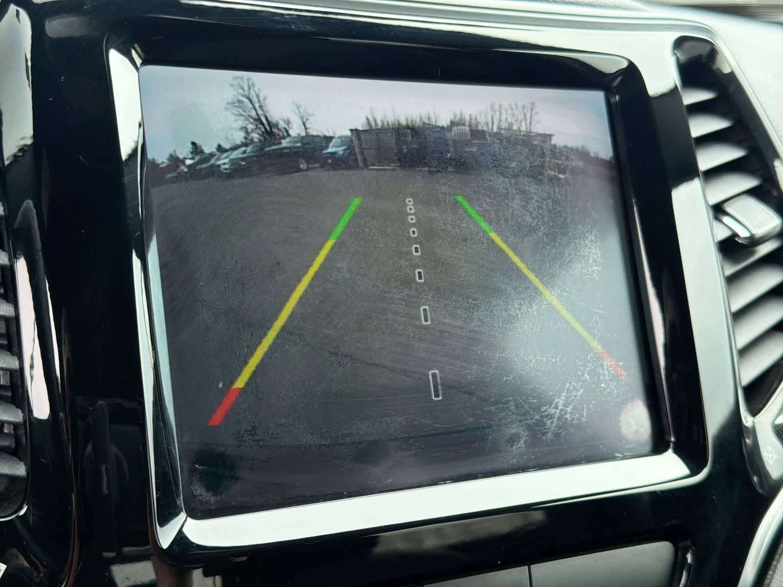 Thumbnail: 2019 Jeep Cherokee - 29