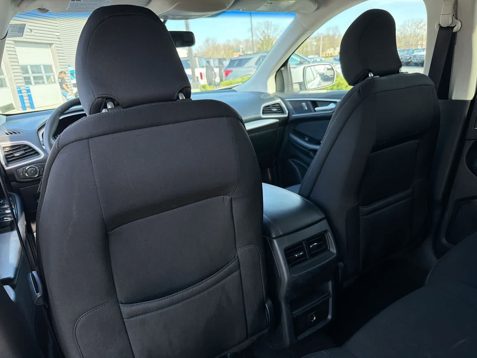 Thumbnail: 2016 Ford Edge - 19