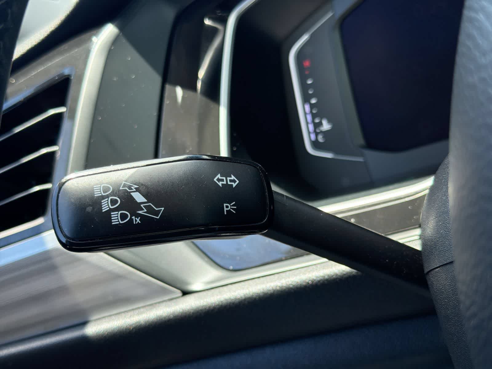 Thumbnail: 2019 Volkswagen Jetta - 28
