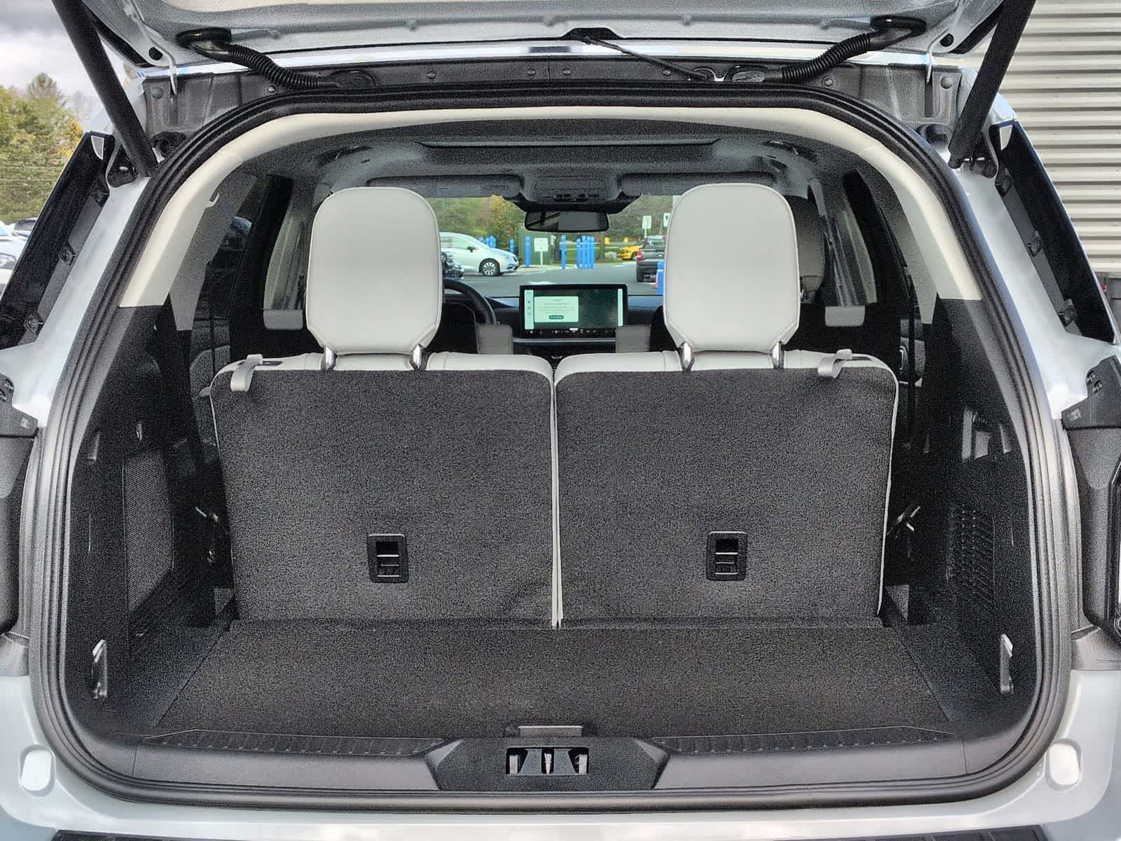 Thumbnail: 2026 Ford Explorer - 36