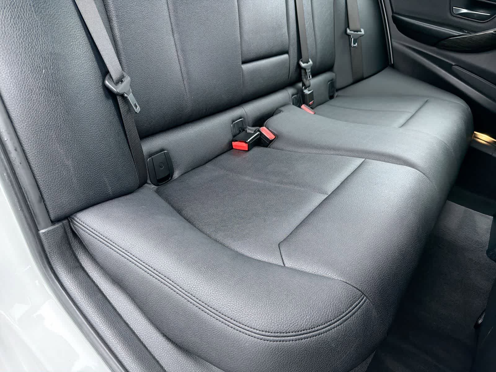 Thumbnail: 2018 BMW 3 Series - 21