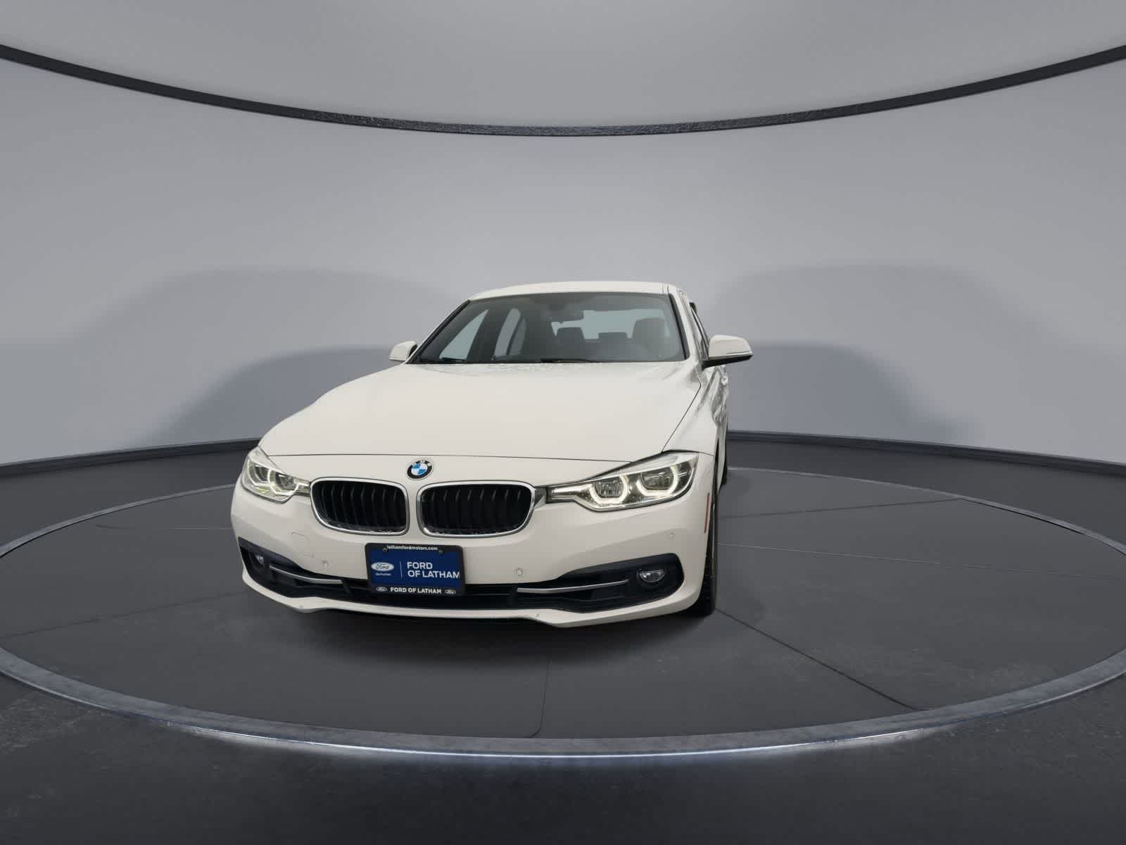 Thumbnail: 2018 BMW 3 Series - 3