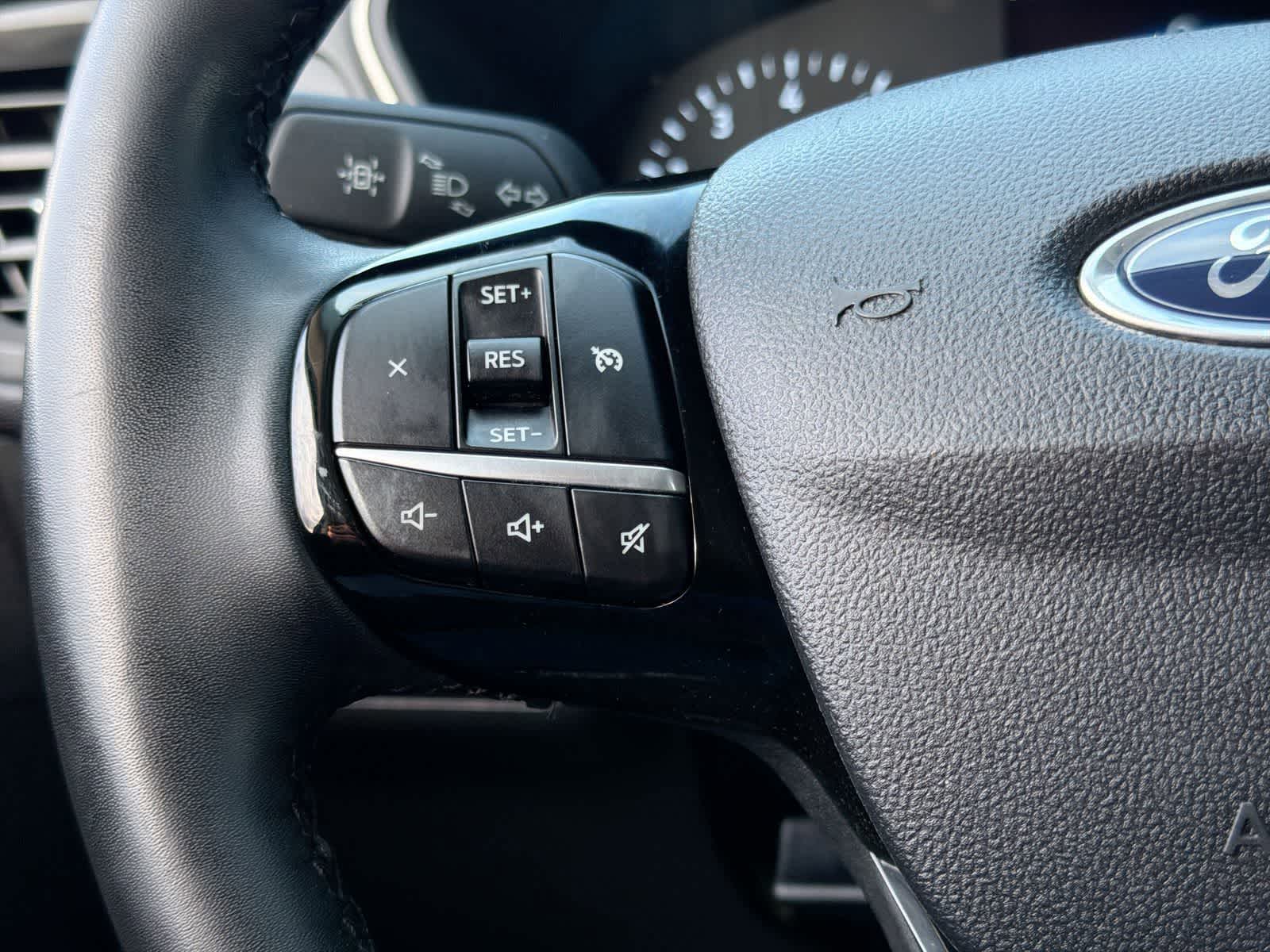 Thumbnail: 2022 Ford Escape - 24