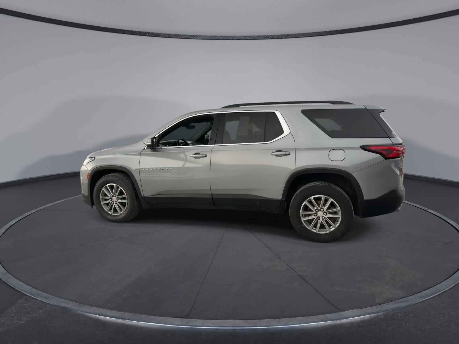 Thumbnail: 2023 Chevrolet Traverse - 5
