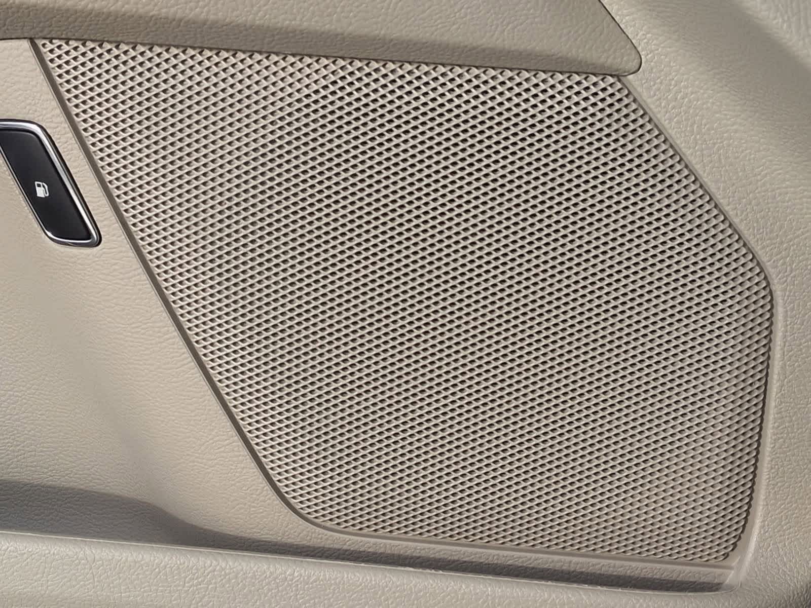 Thumbnail: 2017 Ford Fusion - 31