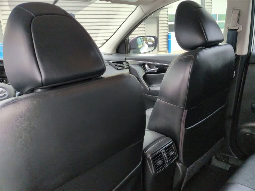 Thumbnail: 2017 Nissan Rogue Sport - 19