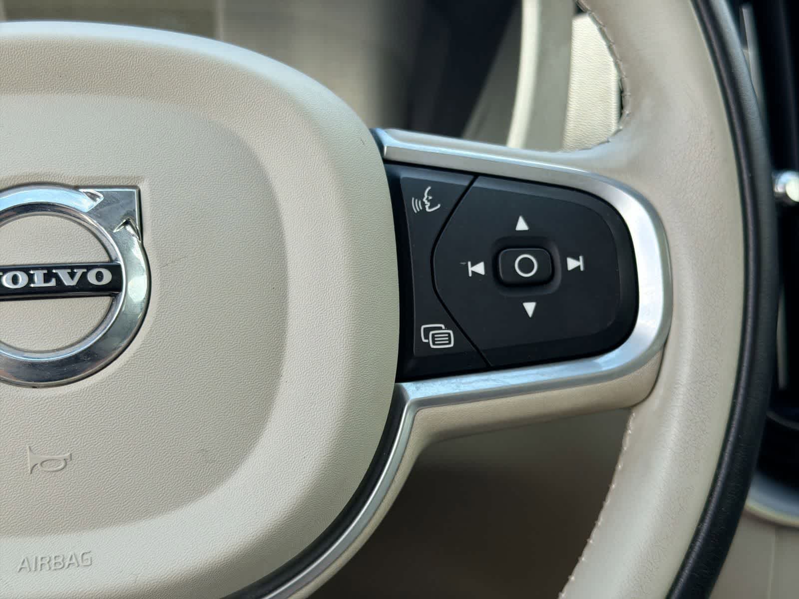 Thumbnail: 2021 Volvo XC60 - 26