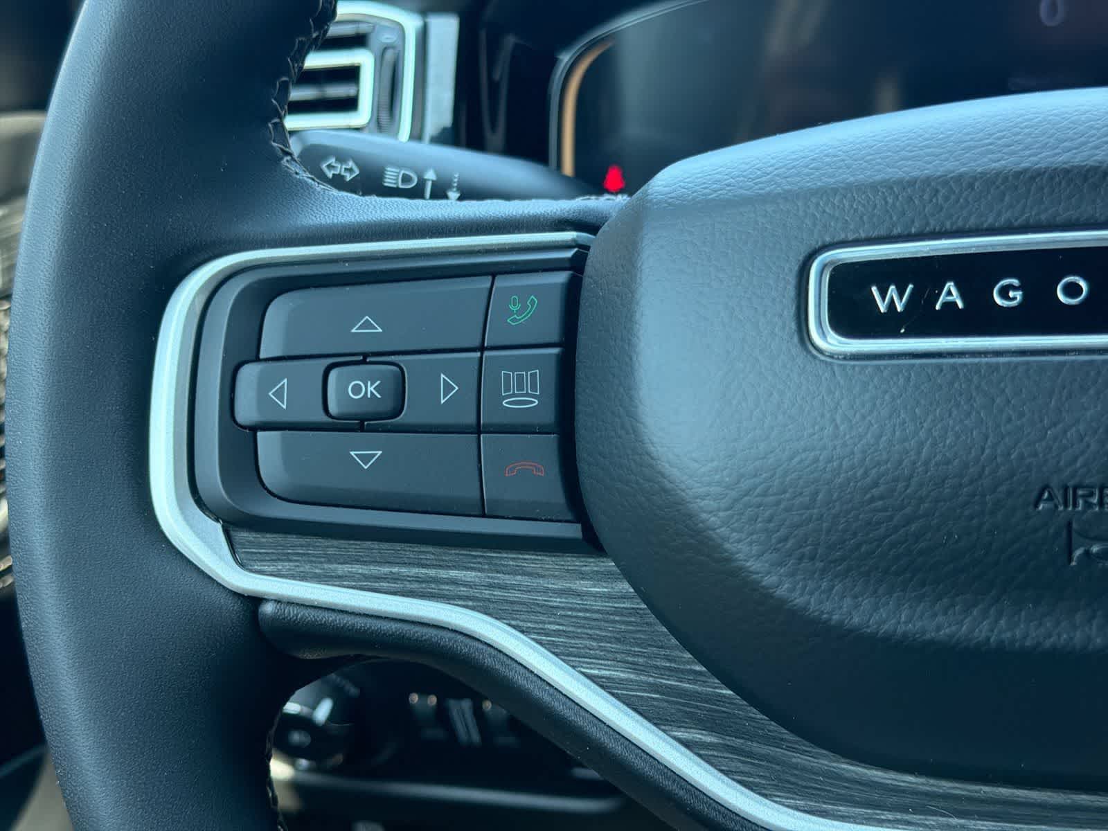 Thumbnail: 2022 Jeep Wagoneer - 23