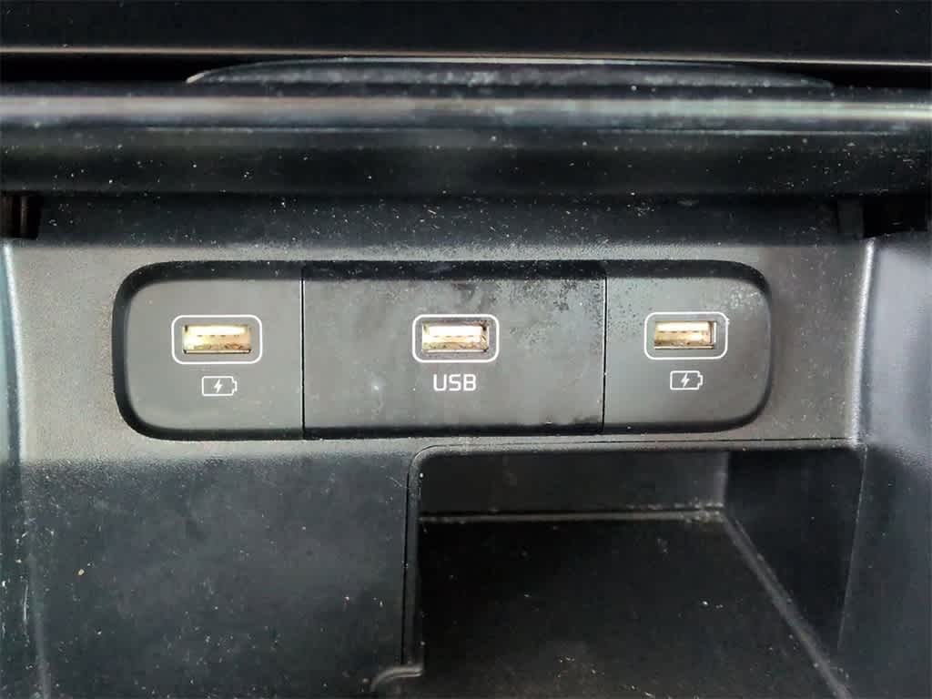 Thumbnail: 2022 Kia Sorento - 32