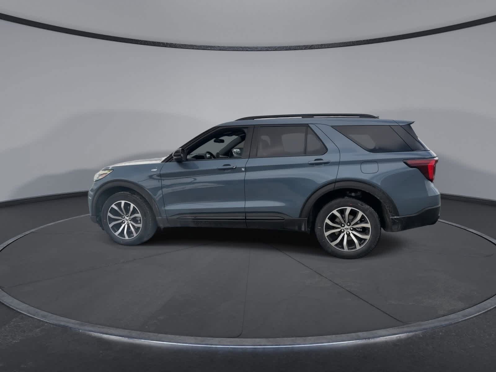 Thumbnail: 2026 Ford Explorer - 5