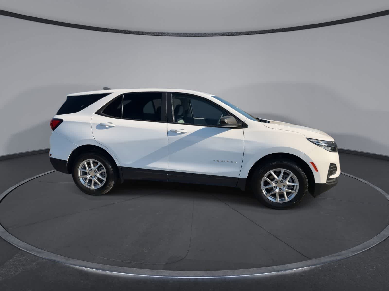Thumbnail: 2024 Chevrolet Equinox - 9