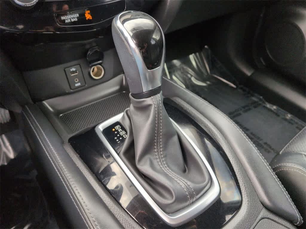 Thumbnail: 2017 Nissan Rogue Sport - 33