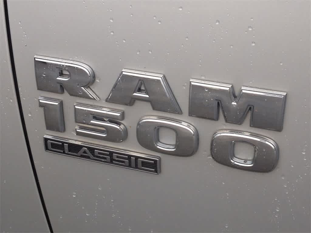 Thumbnail: 2019 RAM 1500 Classic - 13