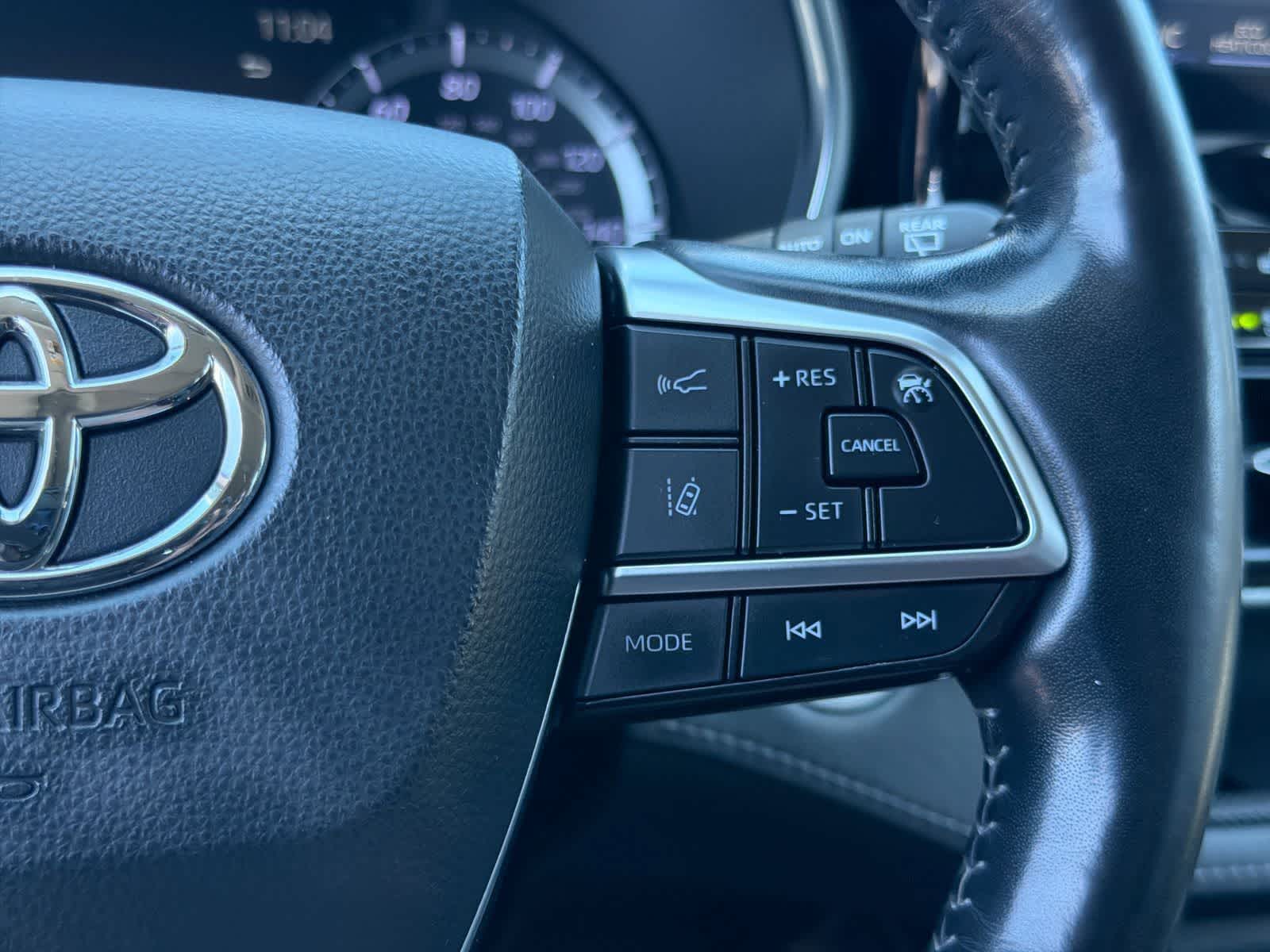 Thumbnail: 2020 Toyota Highlander - 18