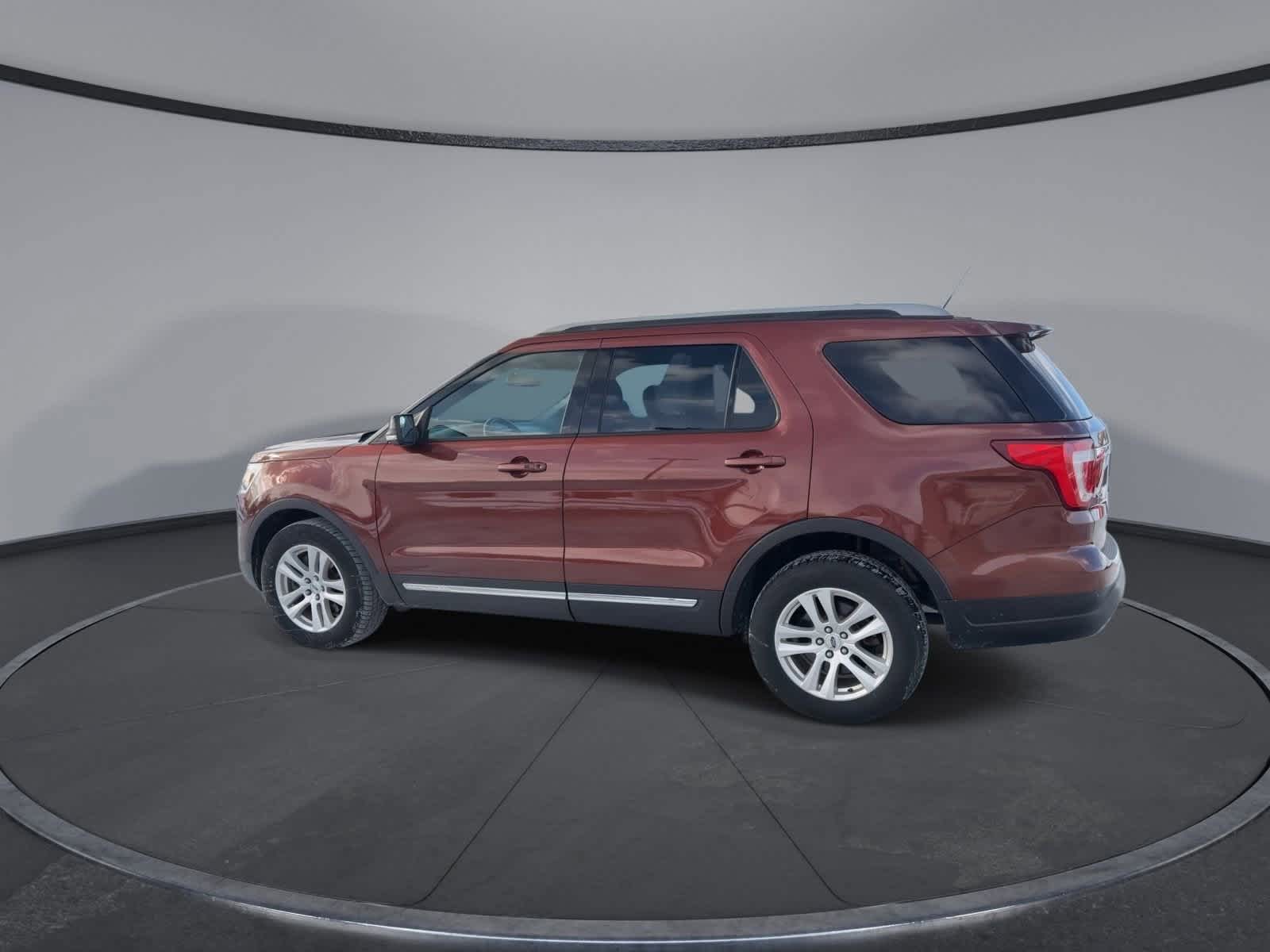 Thumbnail: 2018 Ford Explorer - 5