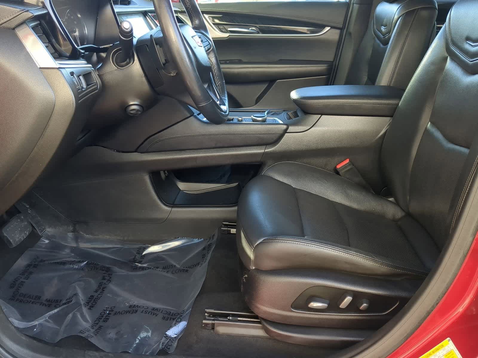 Thumbnail: 2020 Cadillac XT6 - 17