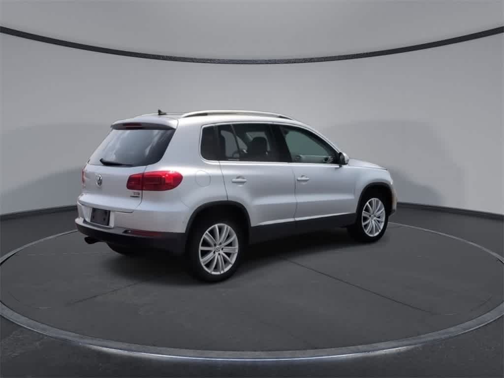Thumbnail: 2016 Volkswagen Tiguan - 8
