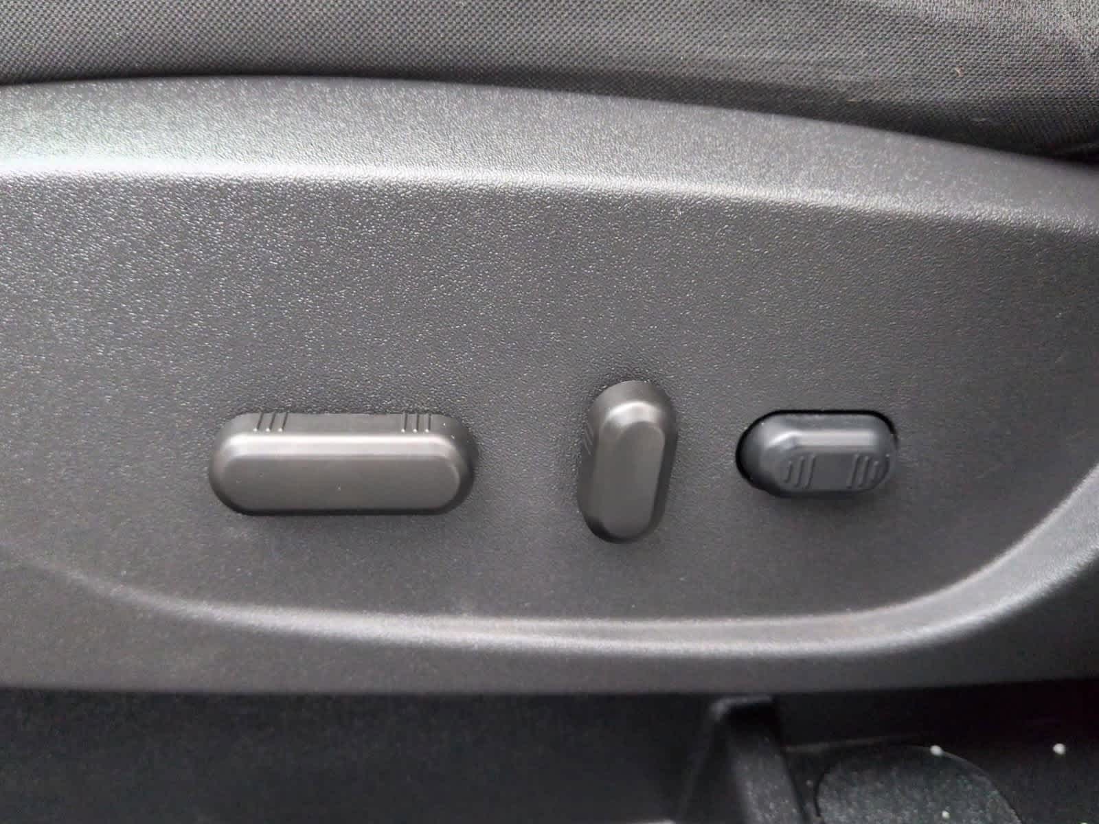 Thumbnail: 2018 Ford Escape - 18