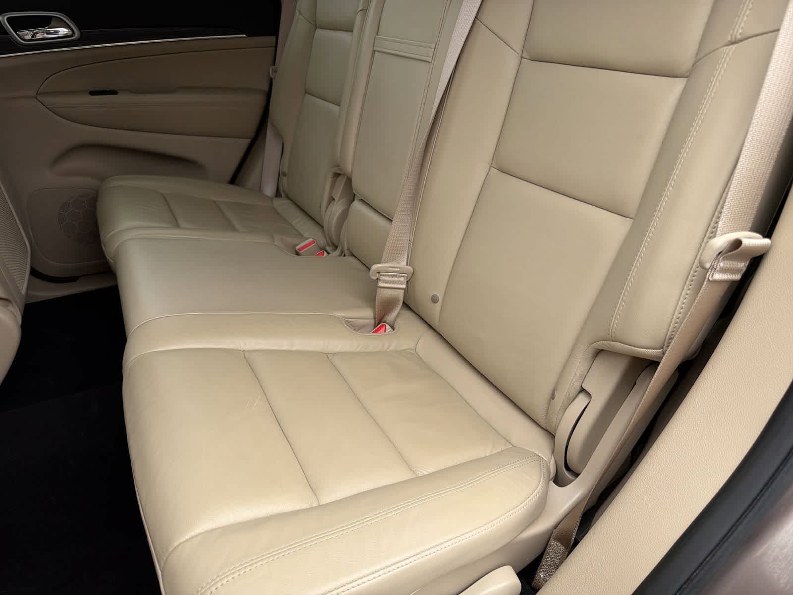 Thumbnail: 2020 Jeep Grand Cherokee - 21