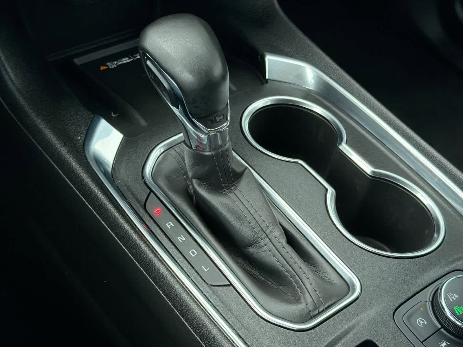 Thumbnail: 2023 Chevrolet Traverse - 32