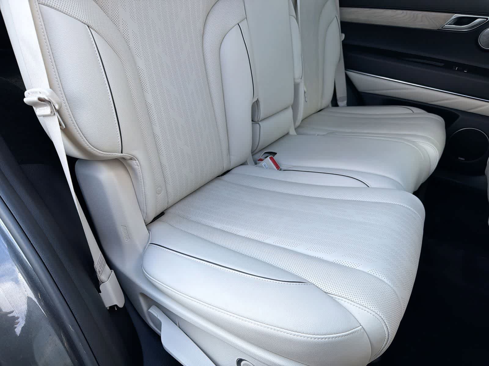 Thumbnail: 2021 Genesis GV80 - 22