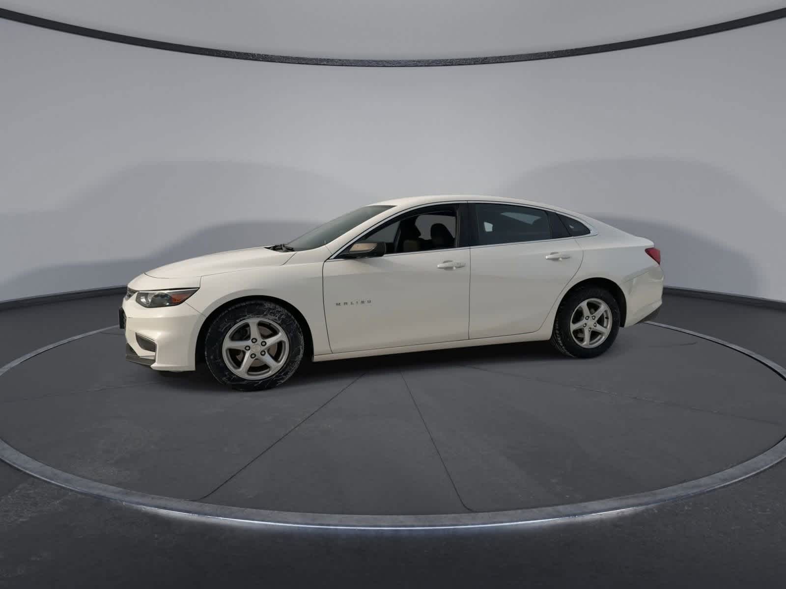 Thumbnail: 2017 Chevrolet Malibu - 5