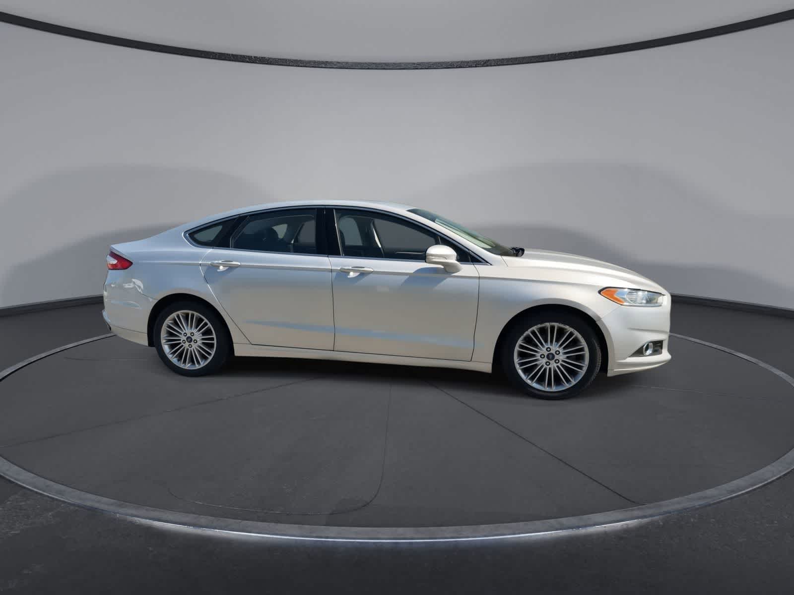 Thumbnail: 2016 Ford Fusion - 9