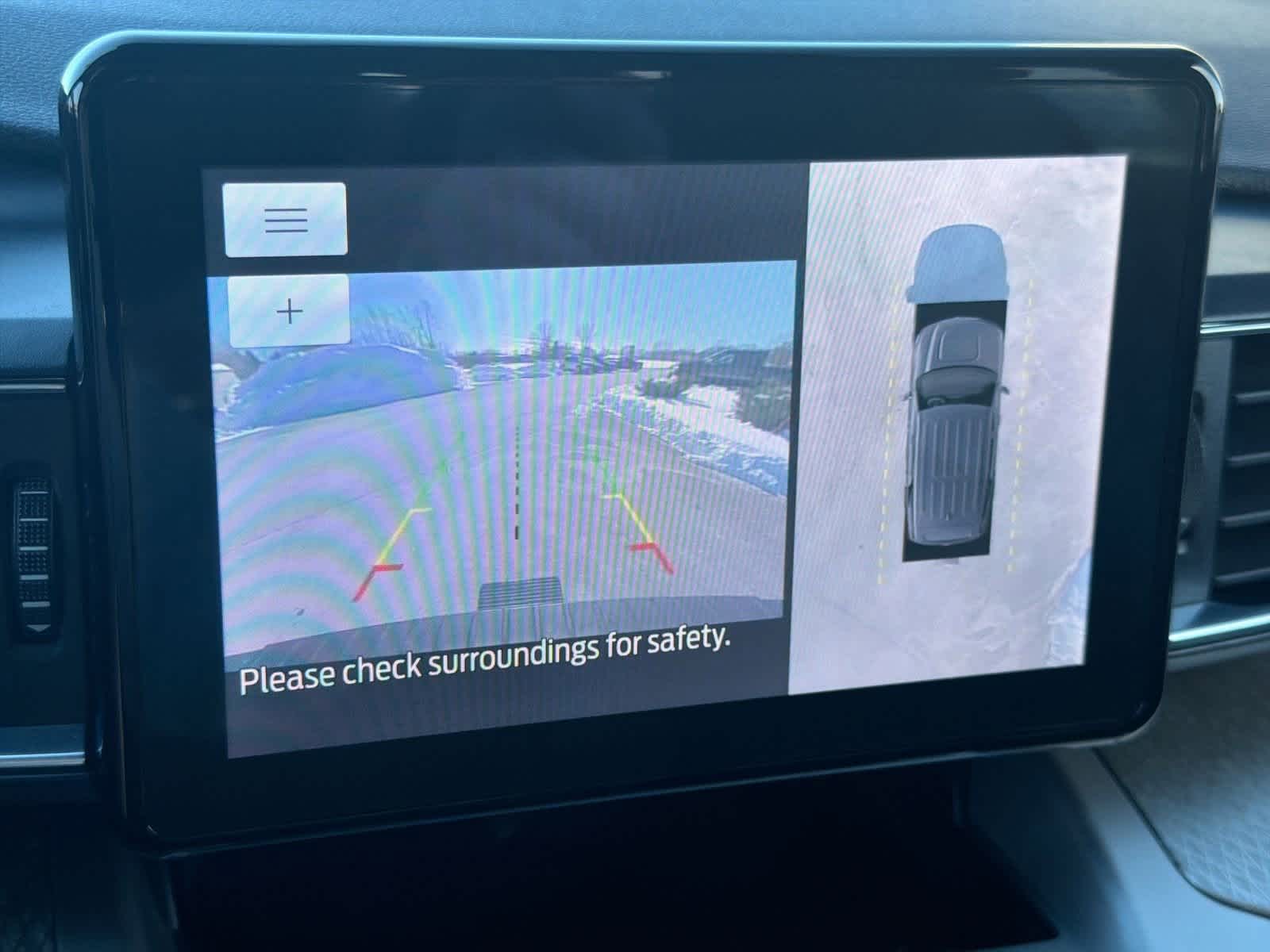 Thumbnail: 2022 Ford Explorer - 32