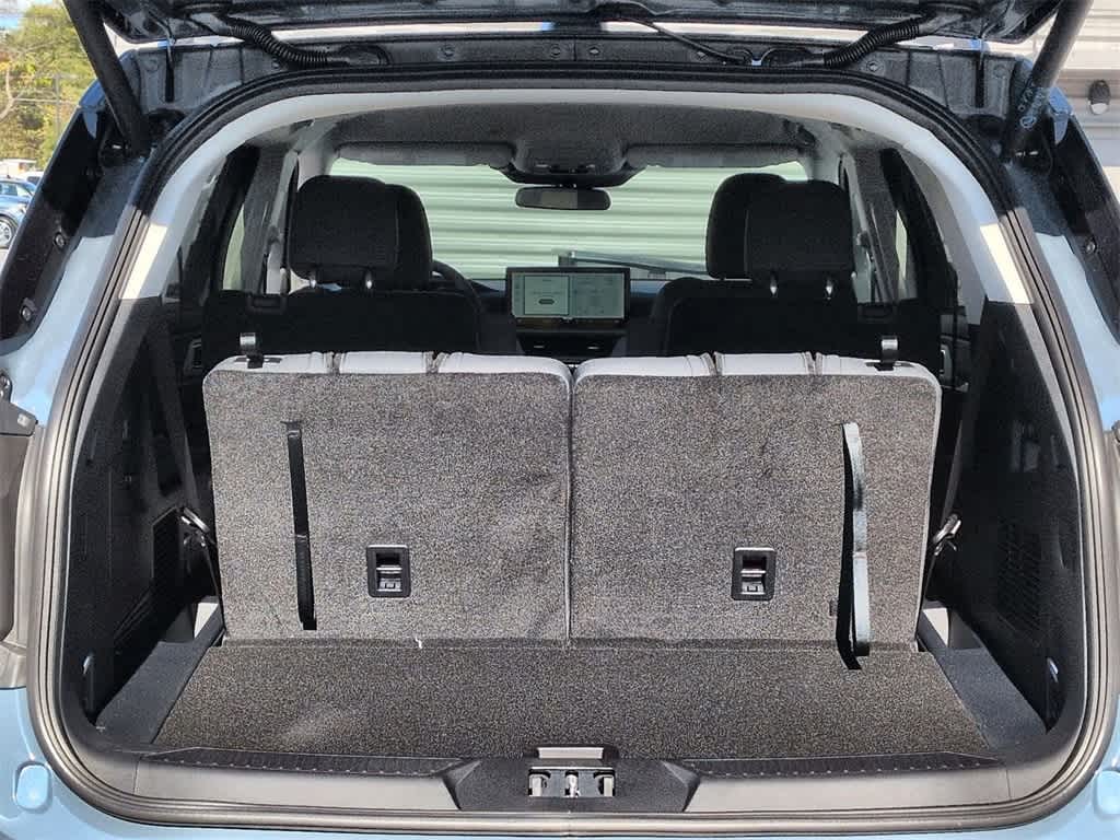 Thumbnail: 2026 Ford Explorer - 35