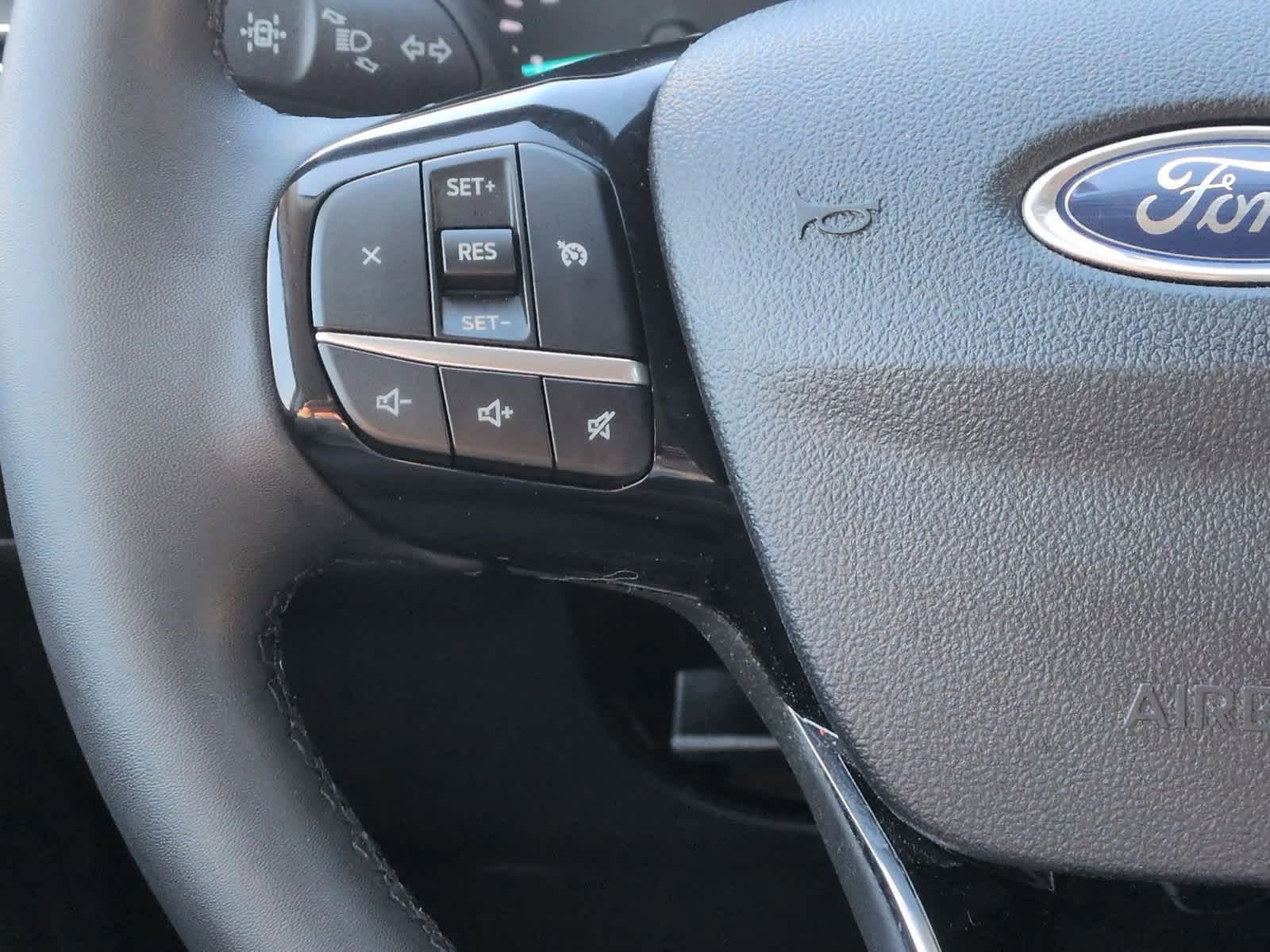 Thumbnail: 2022 Ford Escape - 24