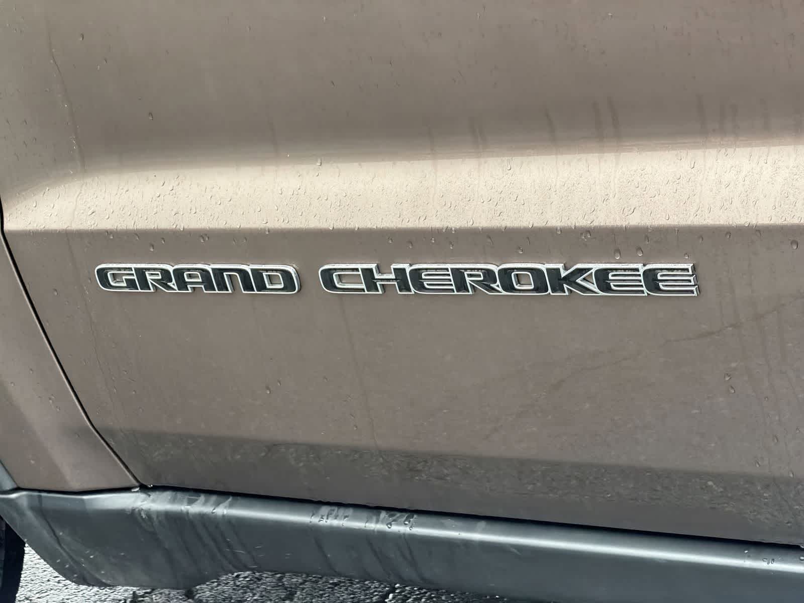 Thumbnail: 2020 Jeep Grand Cherokee - 13