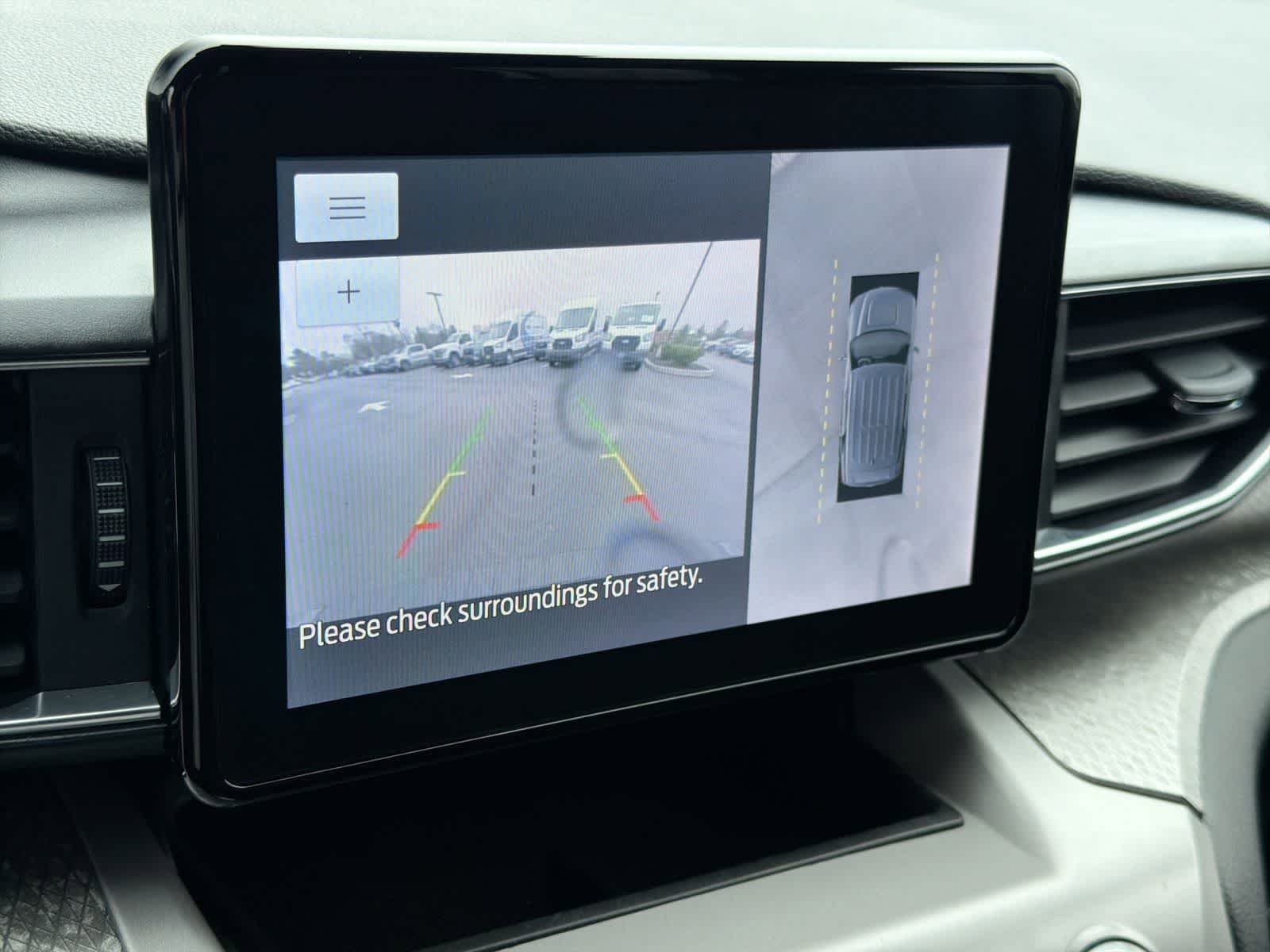 Thumbnail: 2023 Ford Explorer - 32