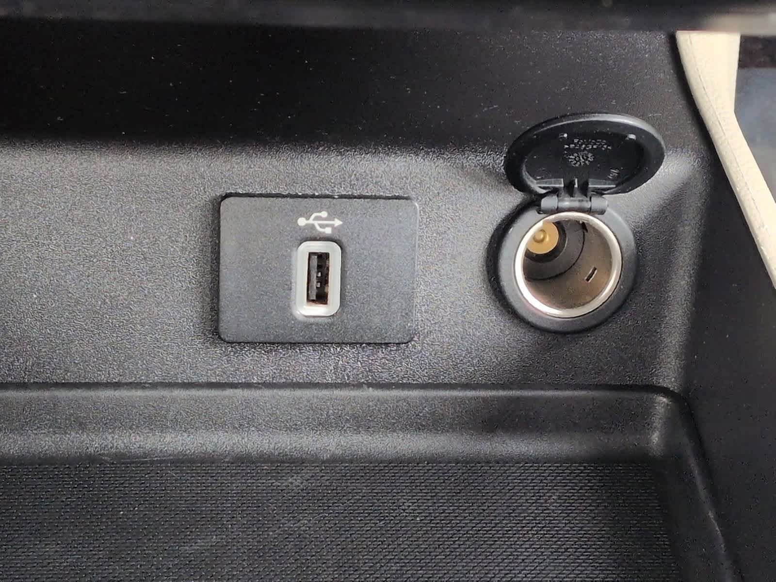 Thumbnail: 2017 Ford Fusion - 32