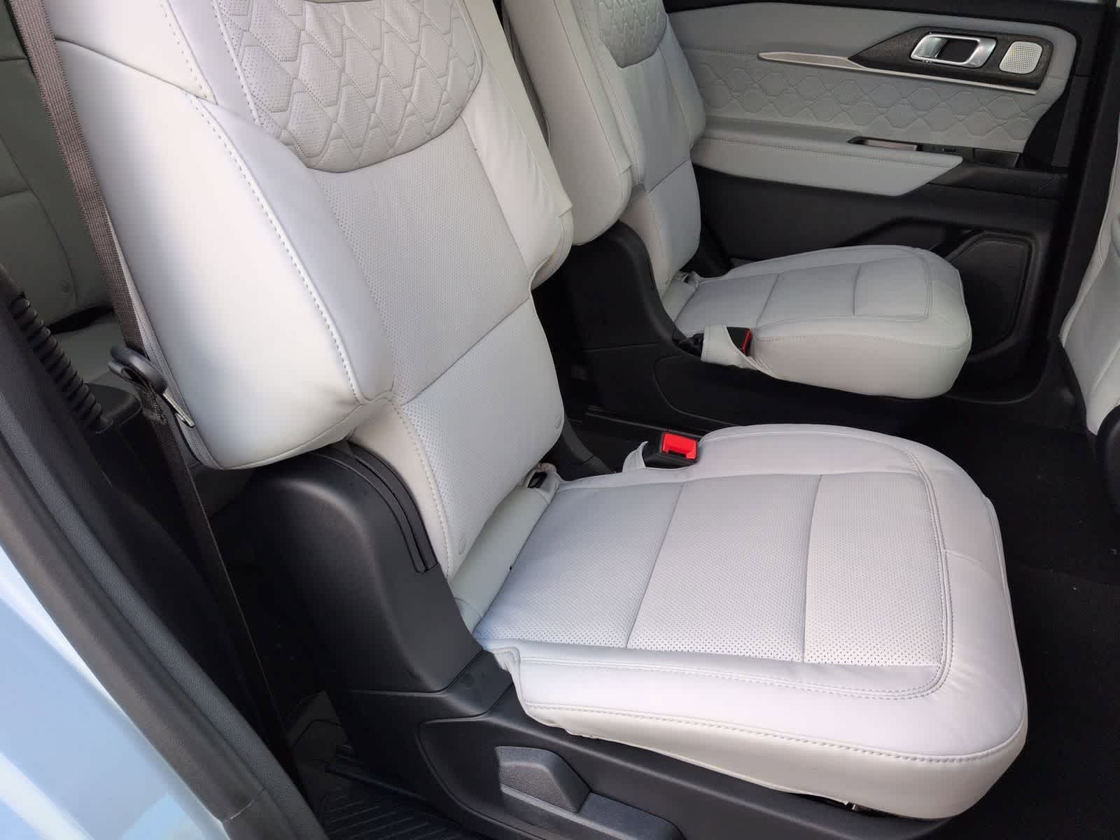 Thumbnail: 2026 Ford Explorer - 21