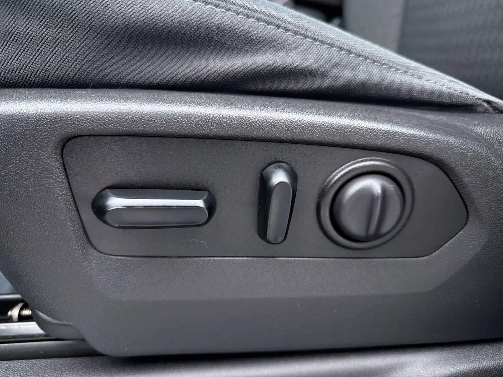 Thumbnail: 2019 Chevrolet Silverado 1500 - 18