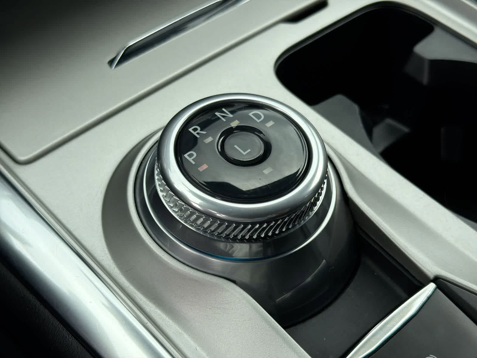 Thumbnail: 2022 Ford Explorer - 33