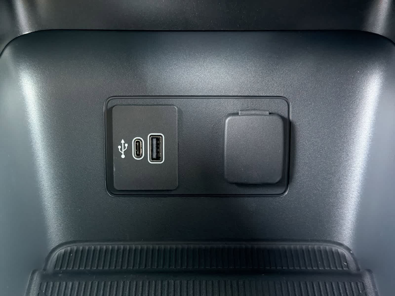 Thumbnail: 2026 Ford Explorer - 33