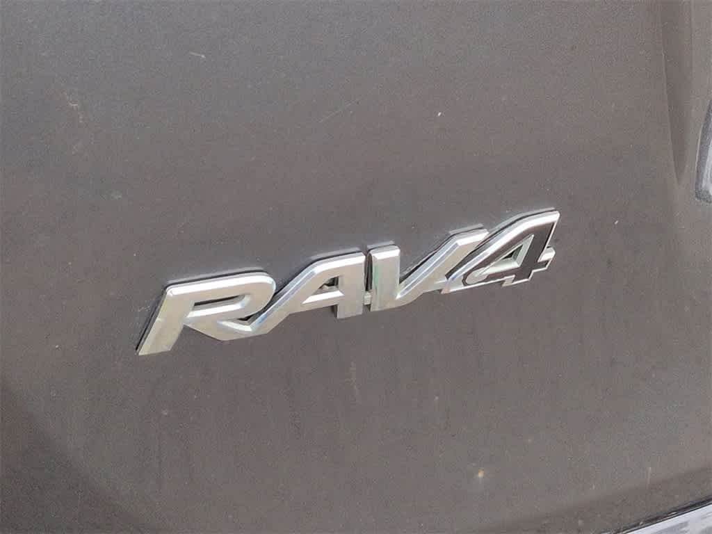 Thumbnail: 2016 Toyota RAV4 - 13